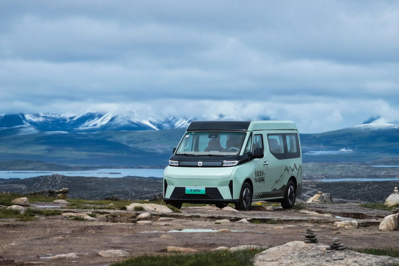 De X-Van camper is onderweg De X-Van camper is onderweg