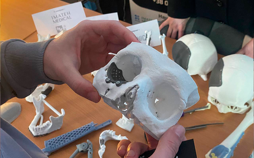 Dierprothesen, Fallout-wapens en militaire projecten: een fotoverslag van het RepRapUA 3D-printingfestival in Kiev-13 Dierprothesen, Fallout-wapens en militaire projecten: een fotoverslag van het RepRapUA 3D-printingfestival in Kiev-13