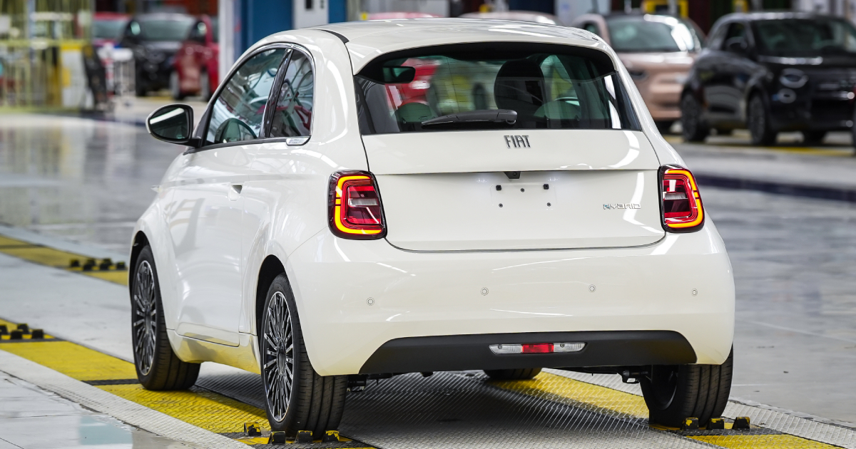 Fiat 500 Hybrid in de Mirafiori-fabriek. Fiat 500 Hybrid in de Mirafiori-fabriek.