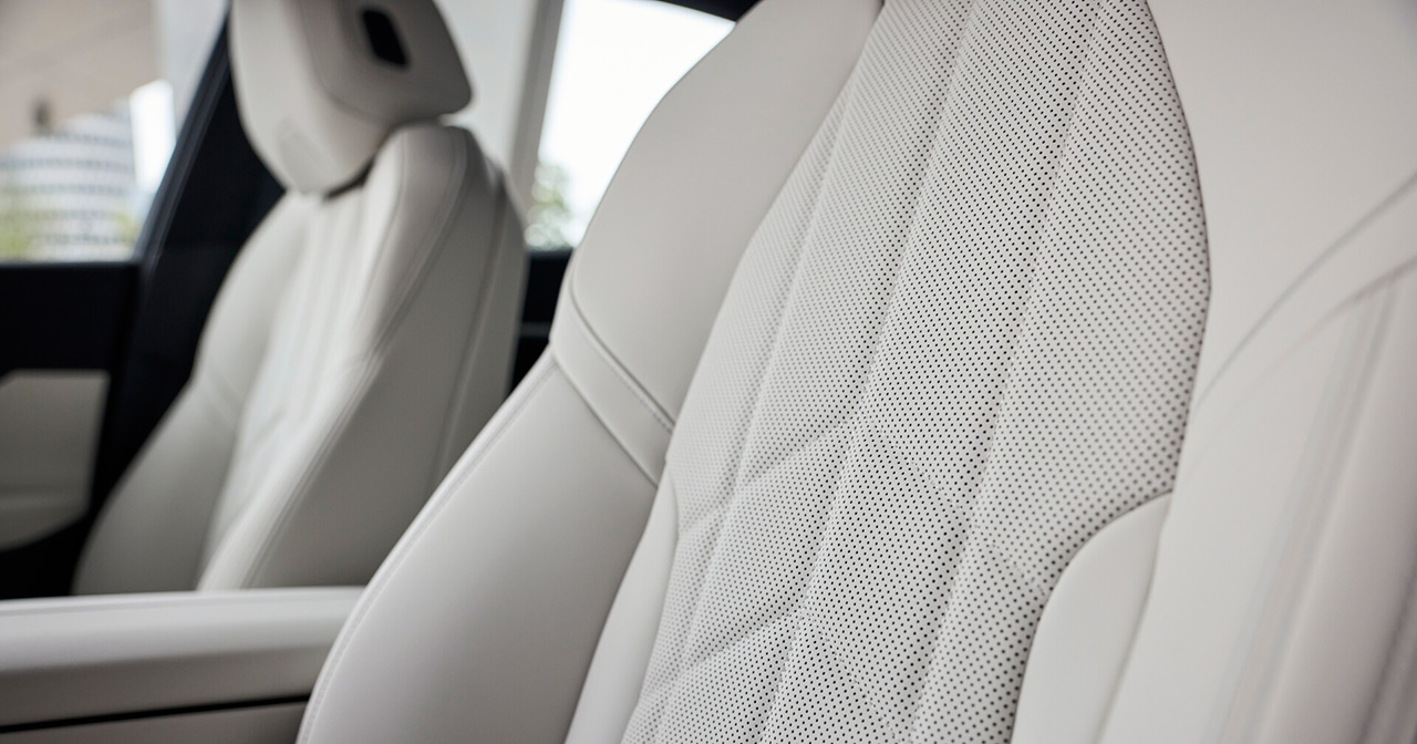 BMW 540i xDrive Legacy Edition - Zijaanzicht BMW 540i xDrive Legacy Edition - Zijaanzicht