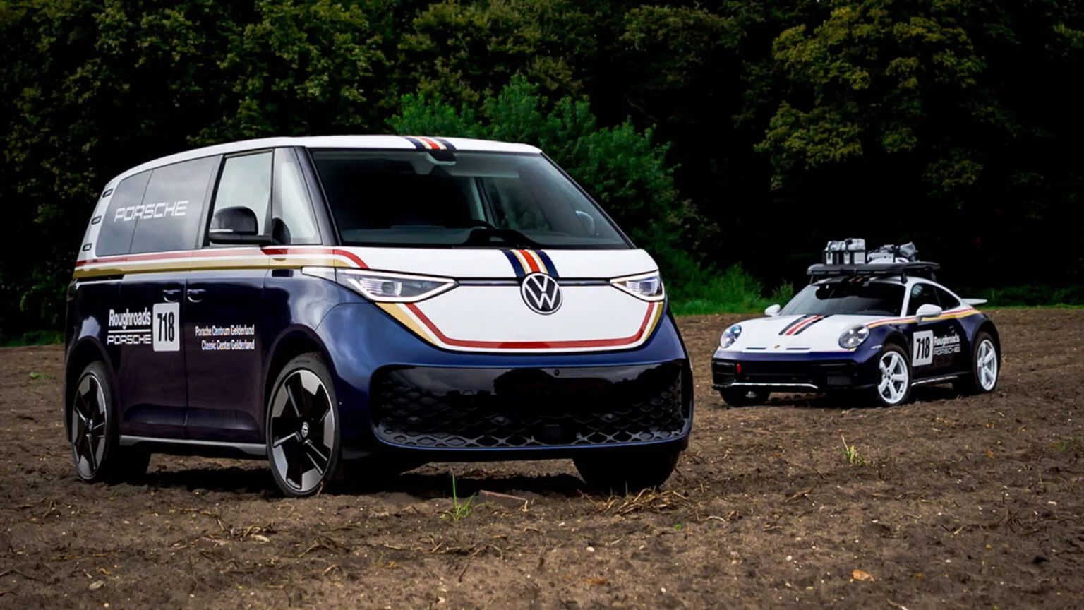 Porsche 911 Dakar met VW ID bestelwagen. Buzz Porsche 911 Dakar met VW ID bestelwagen. Buzz