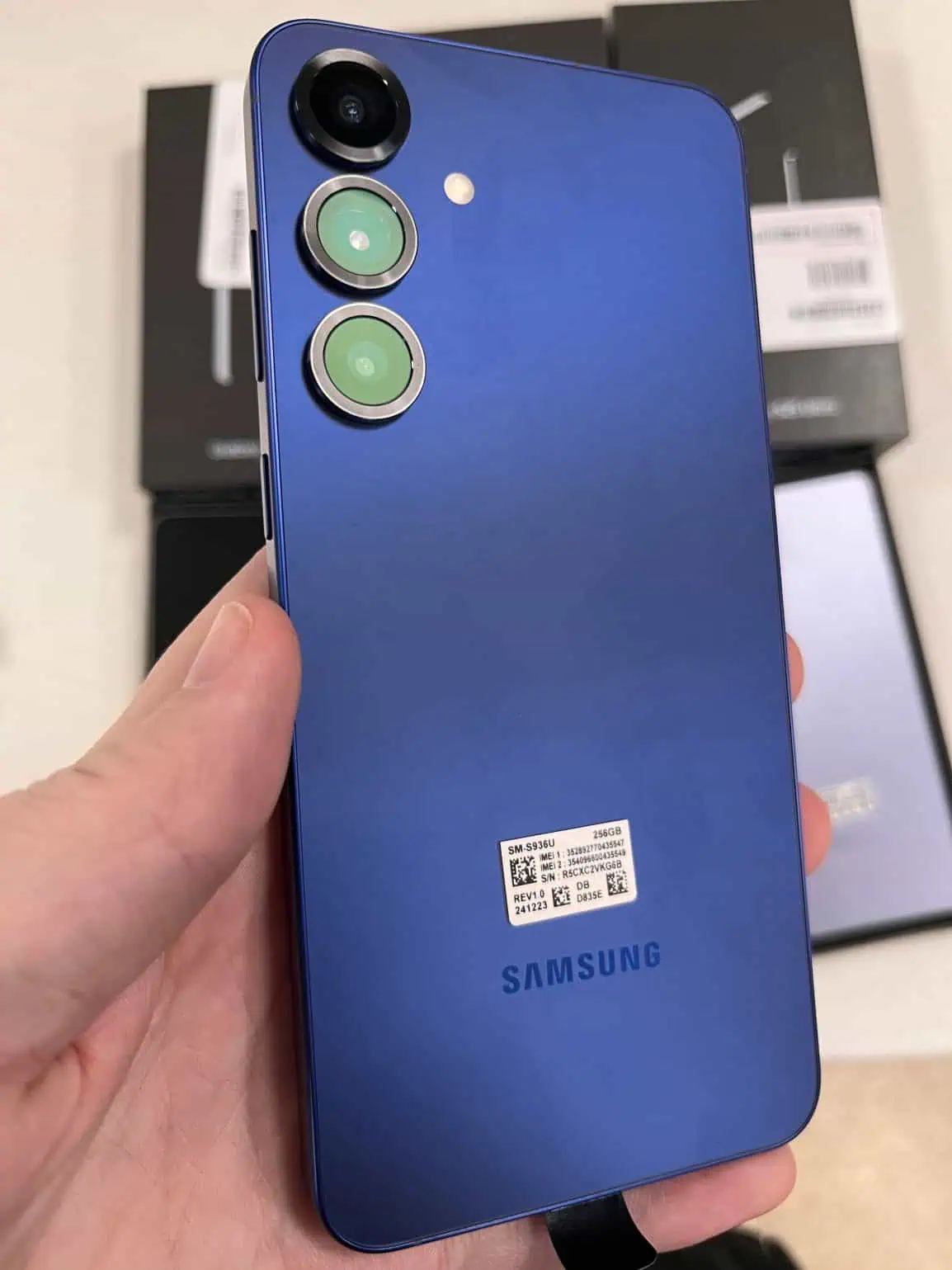 Galaxy S25 in een detailhandeldoos