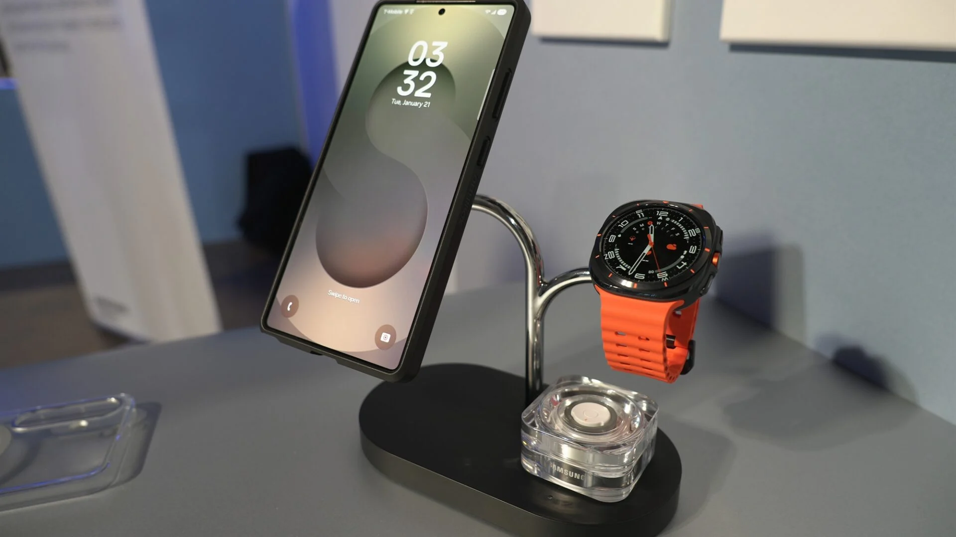 Samsung Galaxy S25 Ultra oplader met Qi2 en Galaxy Ring Samsung Galaxy S25 Ultra oplader met Qi2 en Galaxy Ring