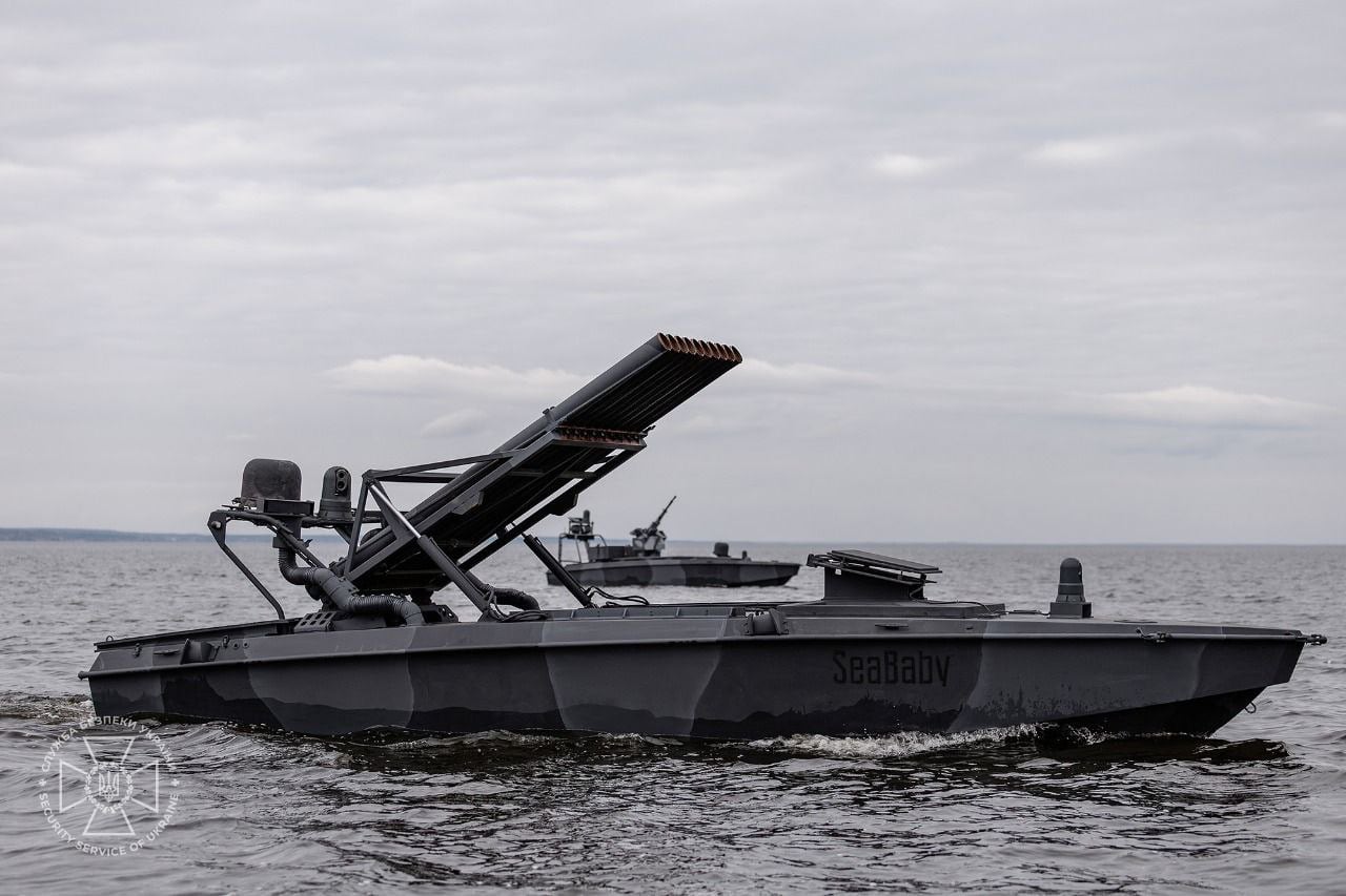 SSU toonde een nieuwe generatie zee-baby-marine-drones: nu met een machinegeweer en MLRS (video)-2 Sea Baby met Grad raketsysteem