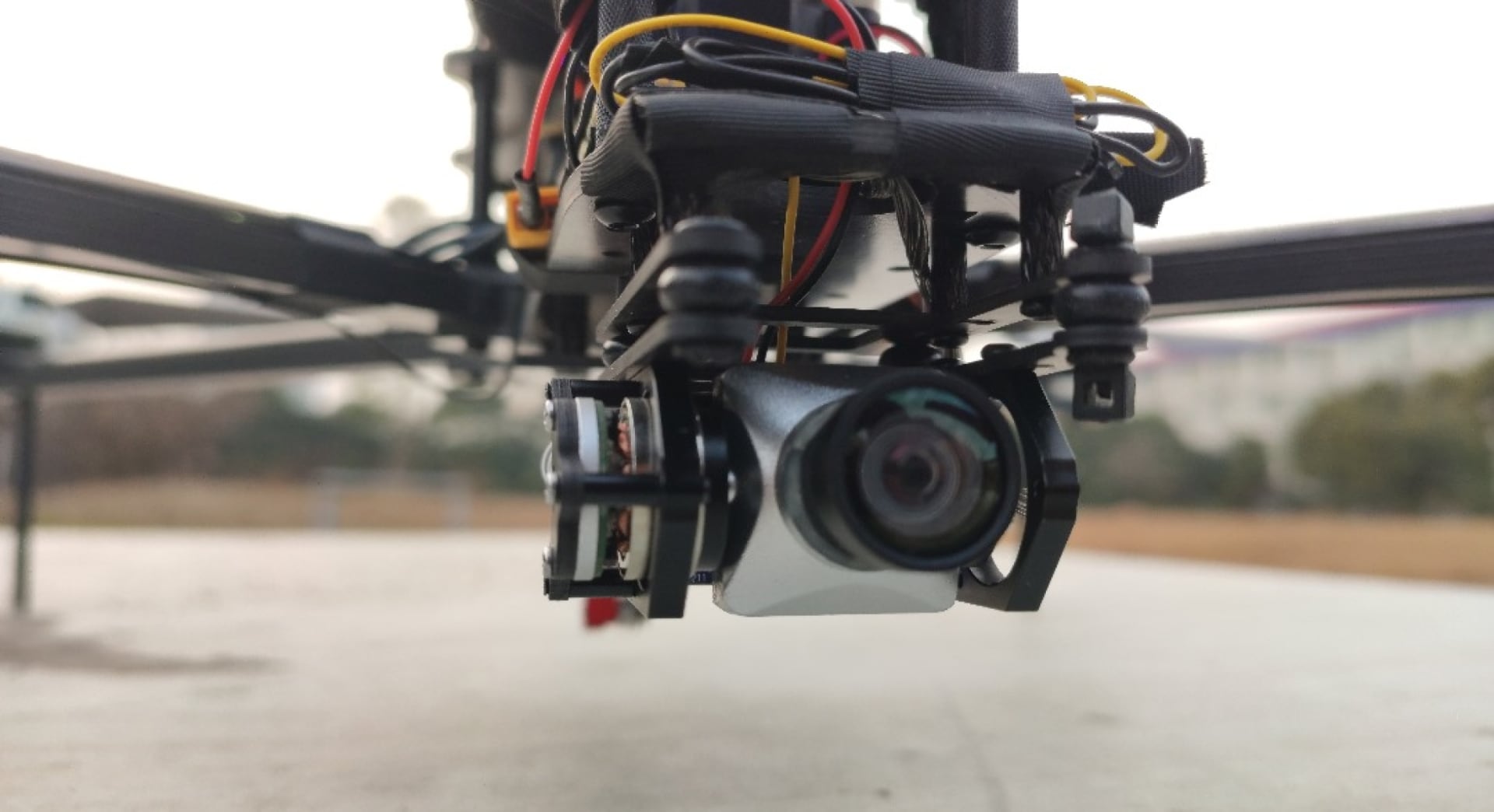 "Shmavik" in plaats van DJI Mavic. Oekraïense fabrikant wil de populaire Chinese drone vervangen op het slagveld