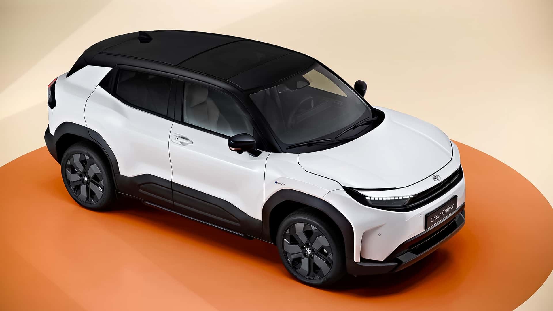 Toyota Urban Cruiser 2025 achterzijde Toyota Urban Cruiser 2025 achterzijde