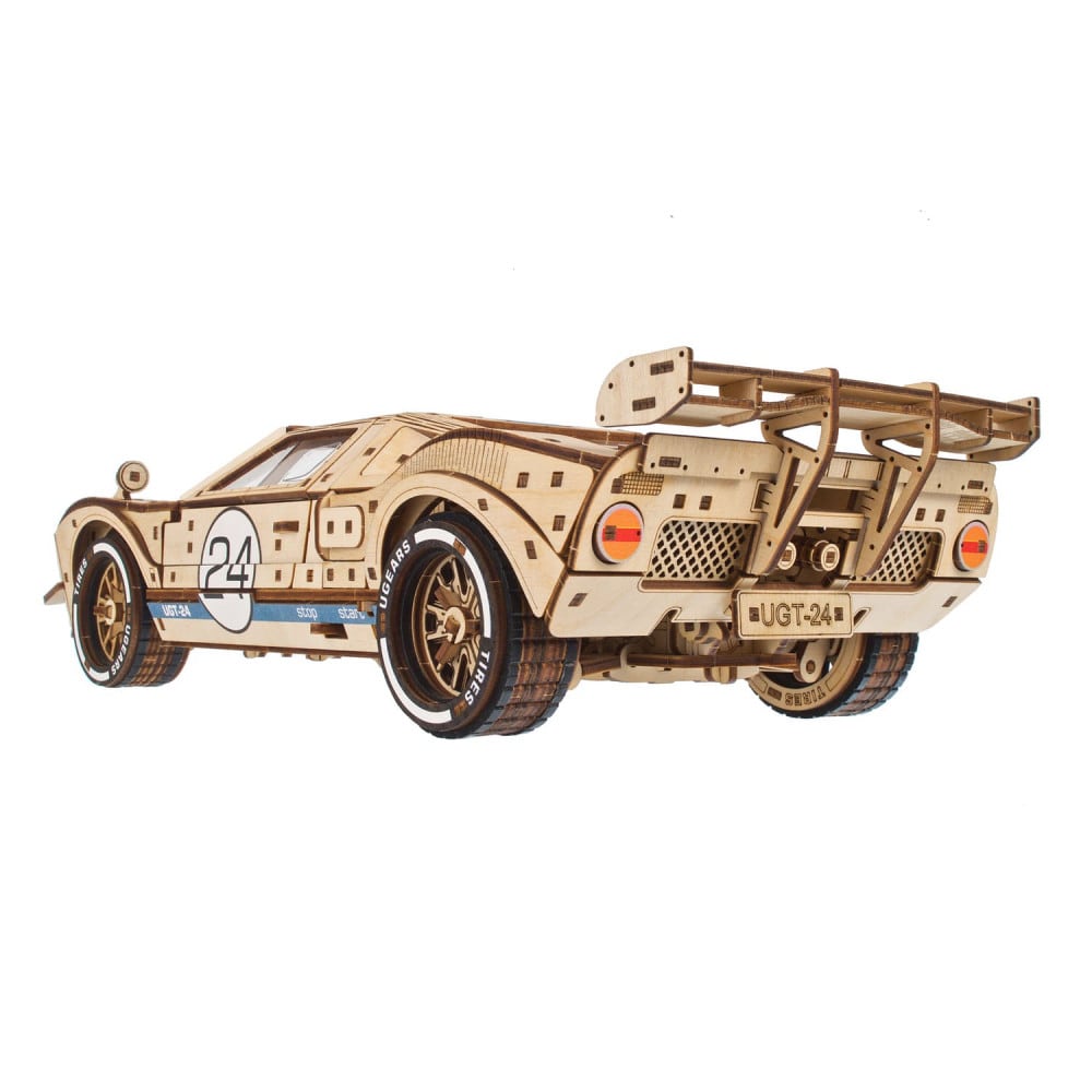 UGT-24 Endurance Racer op de achtergrond