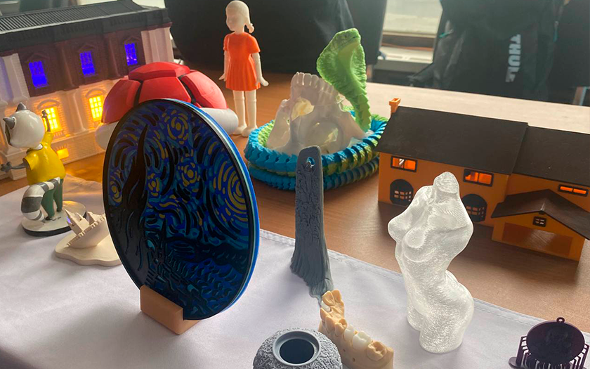 Dierprothesen, Fallout-wapens en militaire projecten: een fotoverslag van het RepRapUA 3D-printingfestival in Kiev-29 Dierprothesen, Fallout-wapens en militaire projecten: een fotoverslag van het RepRapUA 3D-printingfestival in Kiev-29